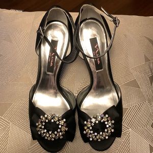 Nina Black Satin Jeweled Evening Shoes 👠